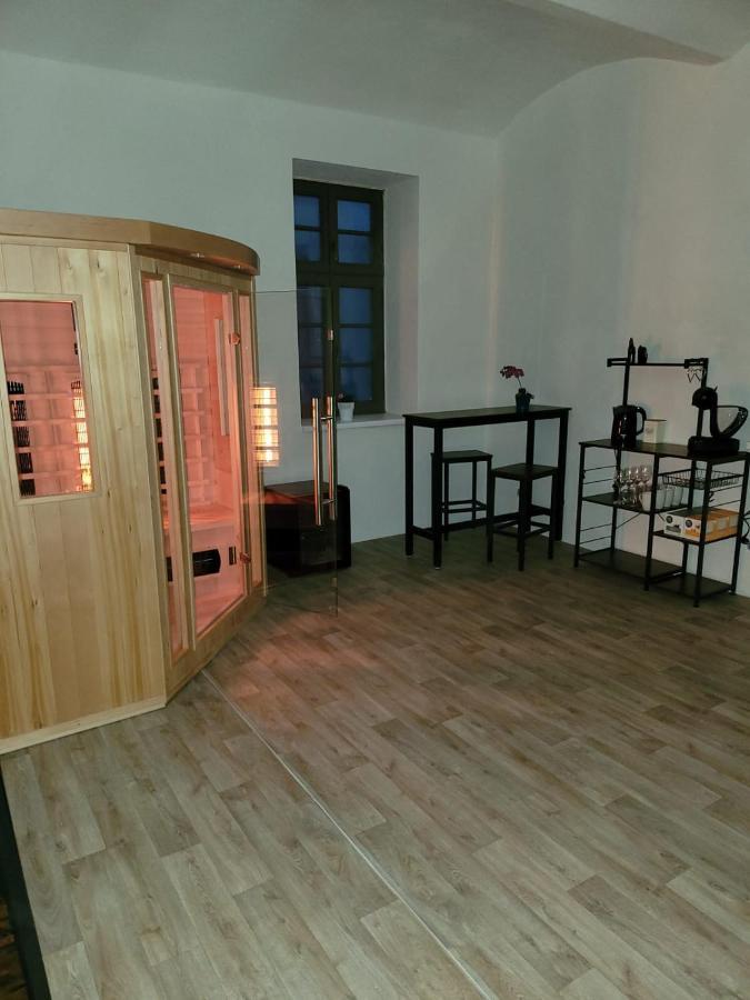 Chateau Moravany - Apartmany, Teepee A Wellness Ronov Nad Doubravou Exterior photo