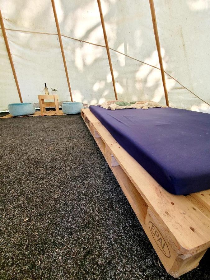 Chateau Moravany - Apartmany, Teepee A Wellness Ronov Nad Doubravou Exterior photo