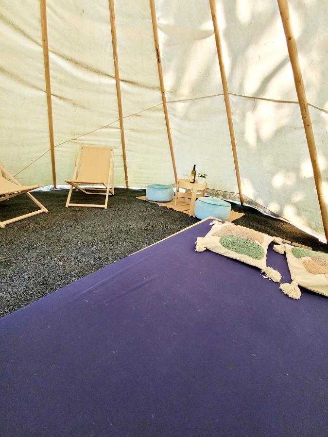 Chateau Moravany - Apartmany, Teepee A Wellness Ronov Nad Doubravou Exterior photo